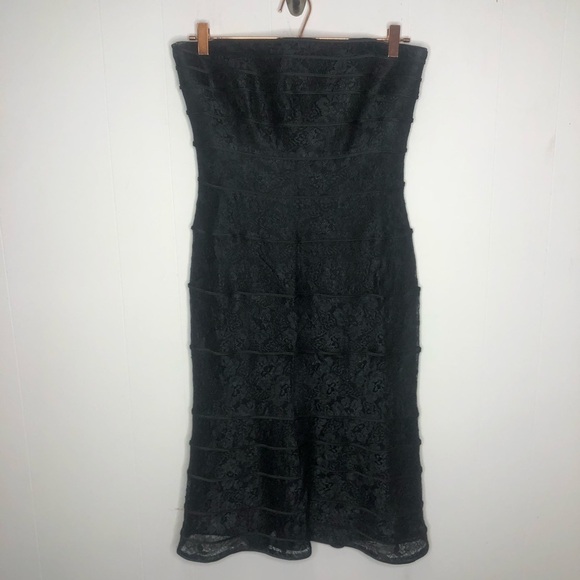 Tadashi Shoji Dresses & Skirts - Tadashi Shoji Black Lace Strapless Cocktail Dress